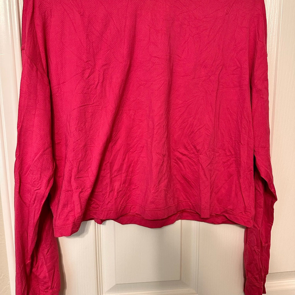 lululemon athletica Vibrant Pink long sleeve top - size 8
